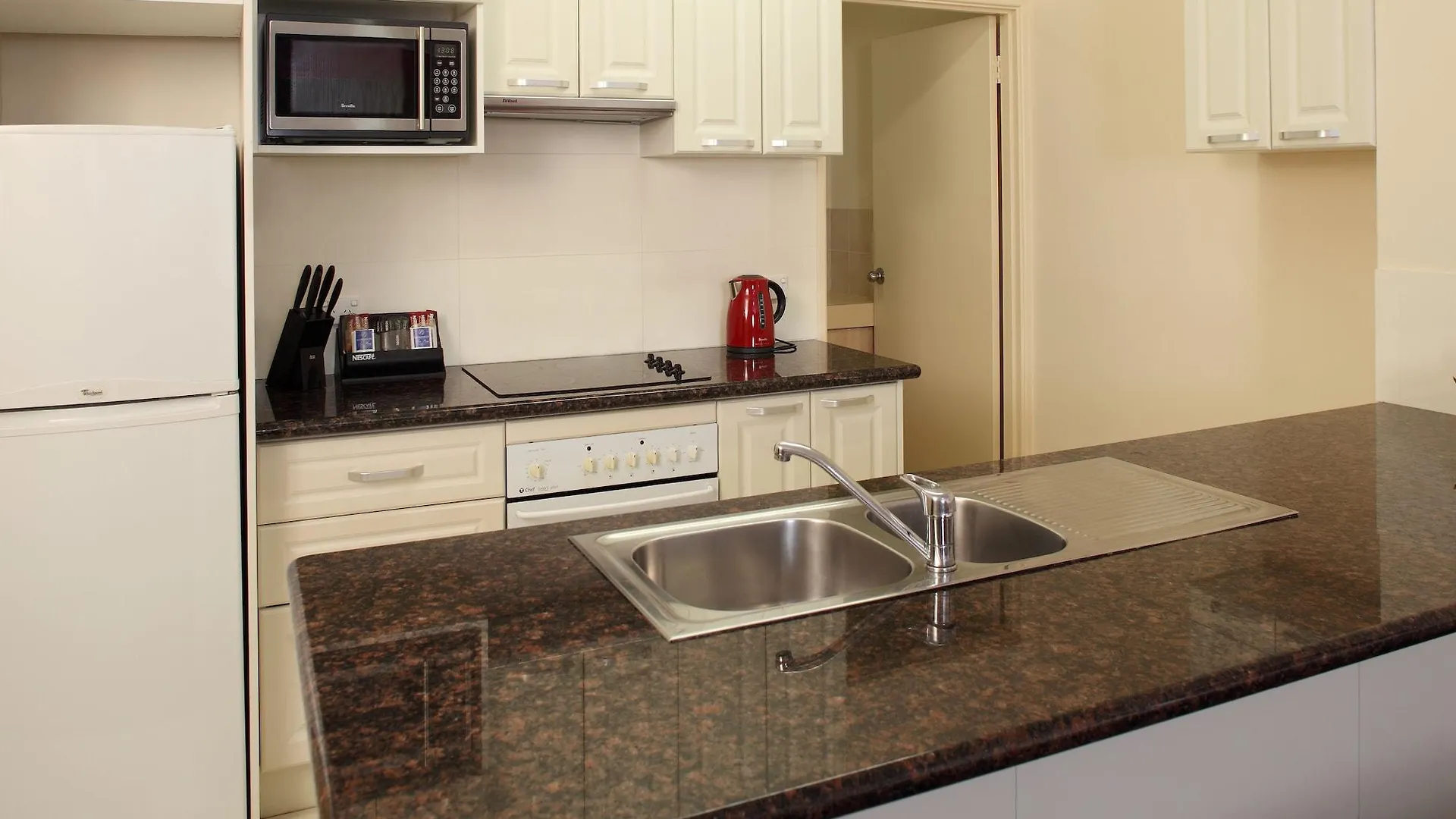 Alderney On Hay - Managed By Starwest Hotel & Apartments East Perth Aparthotel