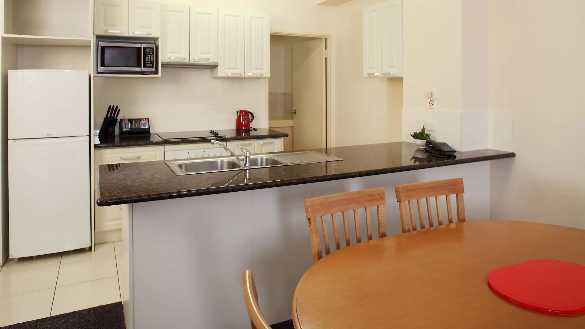 Alderney On Hay - Managed By Starwest Hotel & Apartments East Perth 4*,